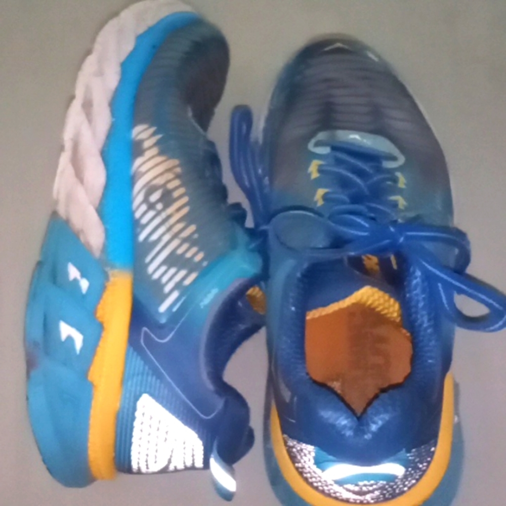 Hokas